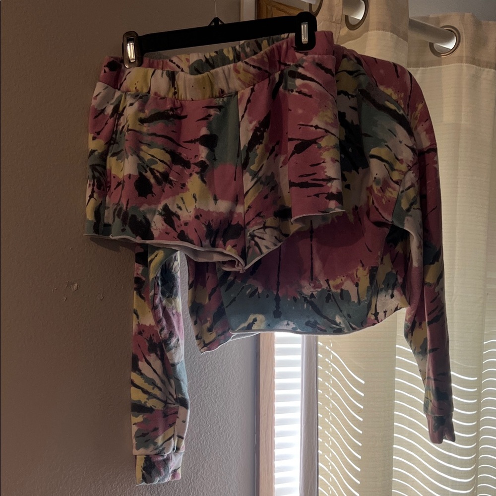 Tie-Dye Long Sleeve Women's crop Top and short set